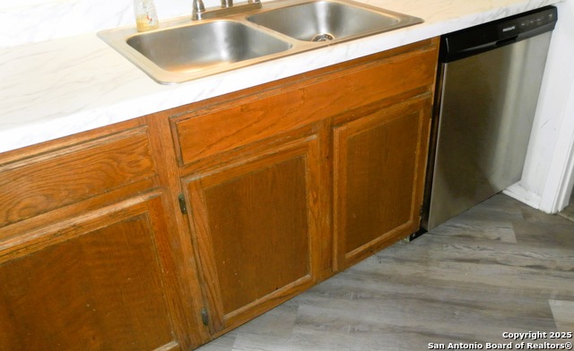 Image 10 of 22 For 9646 Bratton  182