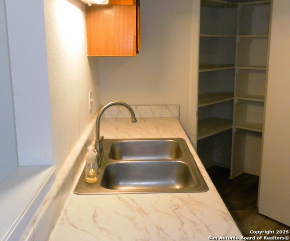 Image 11 of 22 For 9646 Bratton  182