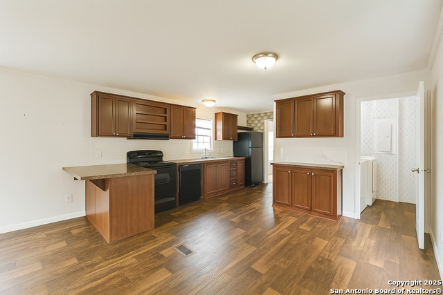 Image 3 of 10 For 7109 W Loop 1604 N  245