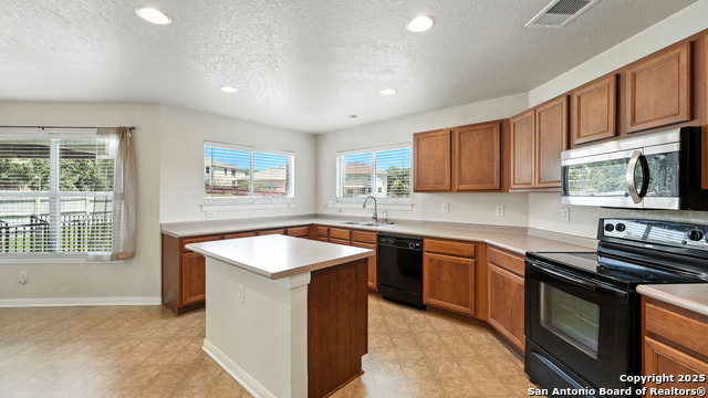 Image 2 of 31 For 4527 Summer Fall