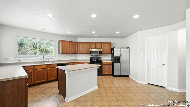 Image 3 of 31 For 4527 Summer Fall