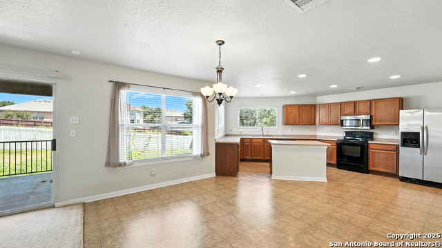 Image 5 of 31 For 4527 Summer Fall