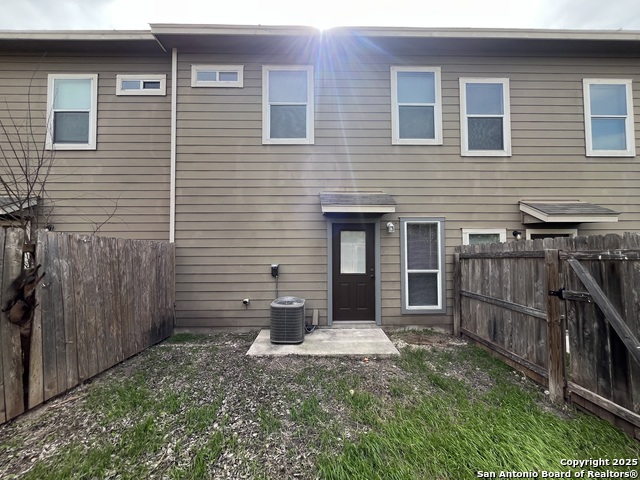 Image 4 of 34 For 6309-6311 Attucks Ln