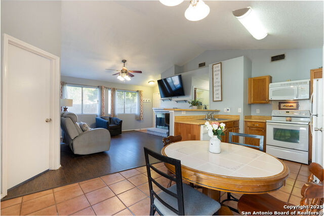 Image 11 of 24 For 3219 Stoney Square