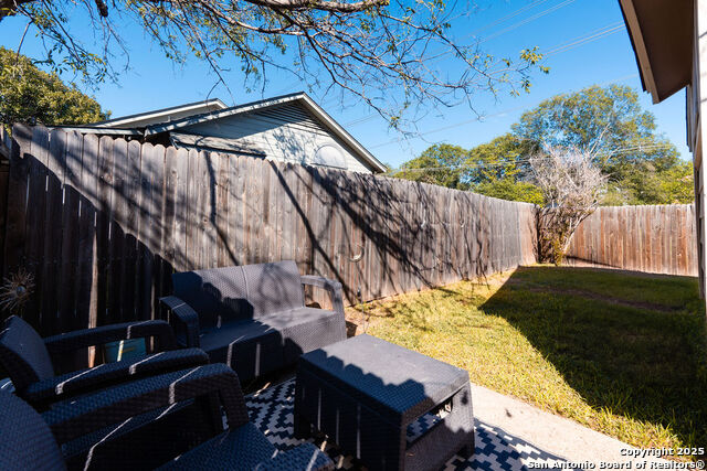 Image 23 of 24 For 3219 Stoney Square