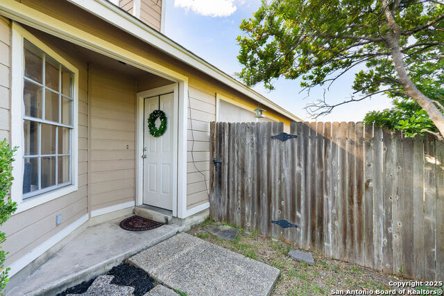 Image 4 of 24 For 3219 Stoney Square