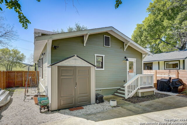 Listing photo id 34 for 139 Panama