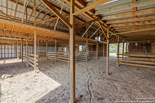 Listing photo id 13 for 3041 Fm 3335