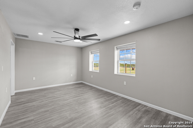 Listing photo id 27 for 3041 Fm 3335