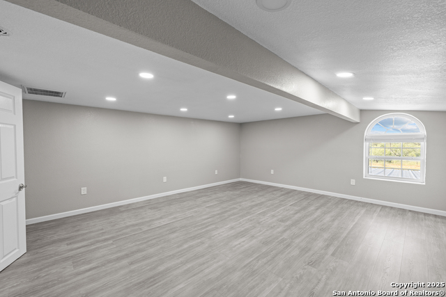 Listing photo id 31 for 3041 Fm 3335