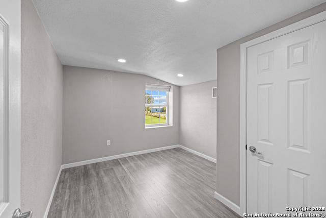 Listing photo id 36 for 3041 Fm 3335