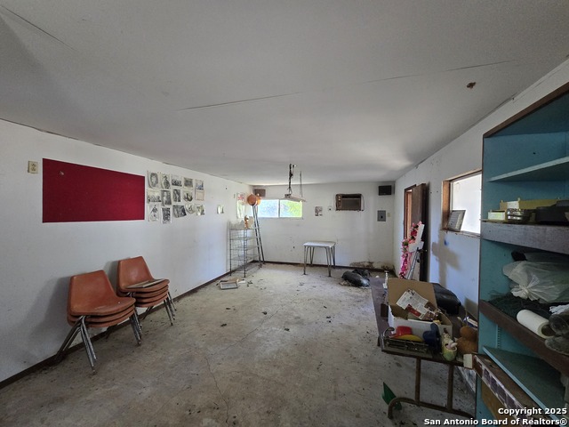 Image 11 of 16 For 119 W Baetz Blvd