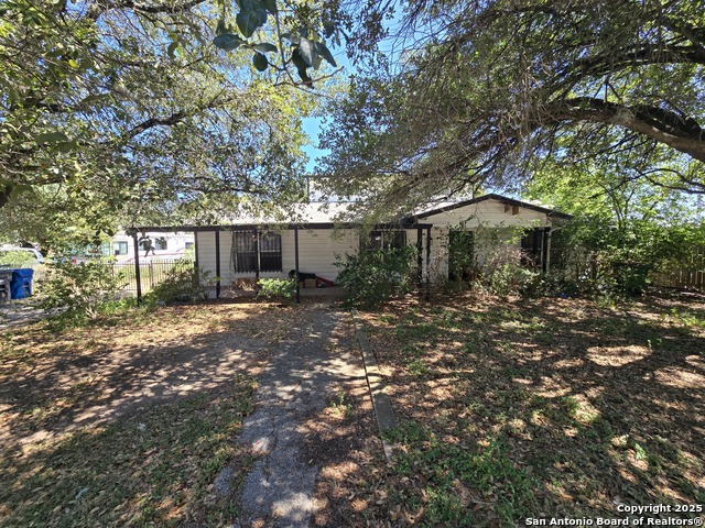 Image 2 of 16 For 119 W Baetz Blvd
