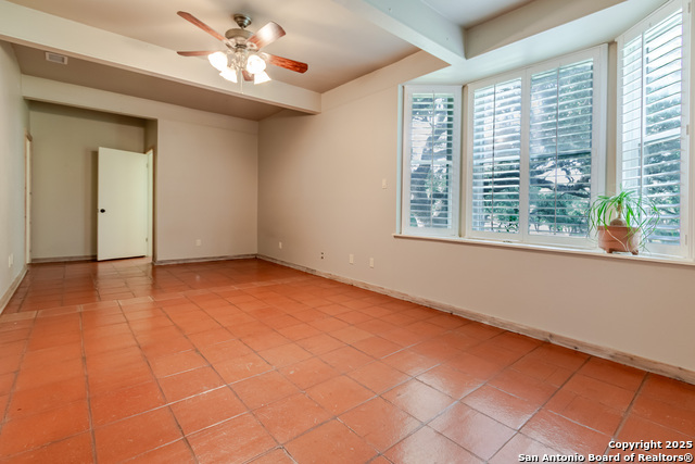 Image 17 of 40 For 9319 Oak Ledge