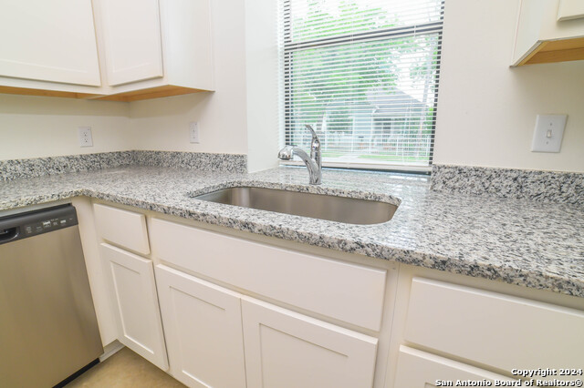 Listing photo id 12 for 827 Florida 101