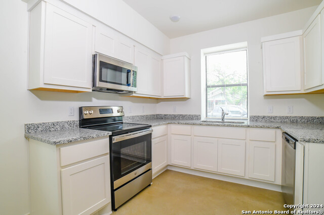 Listing photo id 26 for 827 Florida 101