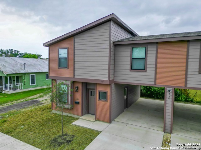 Listing photo id 1 for 827 Florida 101