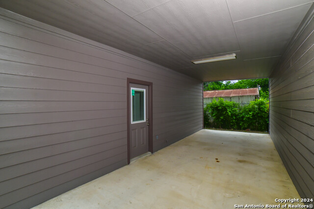 Listing photo id 28 for 827 Florida 101