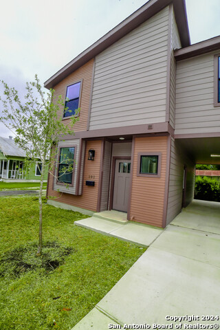 Listing photo id 2 for 827 Florida 101