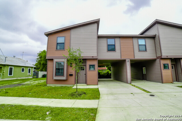 Listing photo id 4 for 827 Florida 101