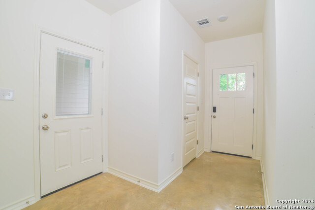 Listing photo id 5 for 827 Florida 101