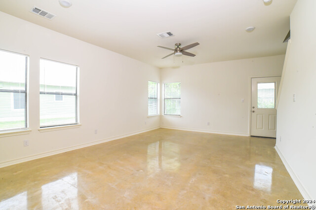 Listing photo id 6 for 827 Florida 101