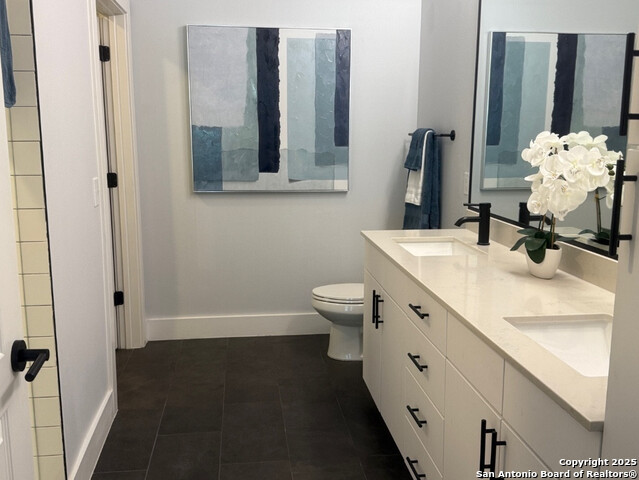 Listing photo id 17 for 3101 Govalle  103