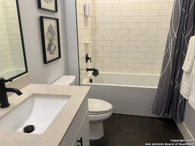 Listing photo id 25 for 3101 Govalle  103