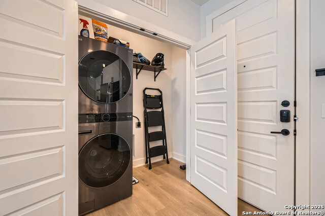 Listing photo id 4 for 3101 Govalle  103