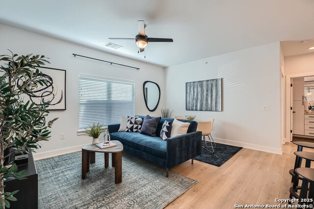 Listing photo id 6 for 3101 Govalle  103