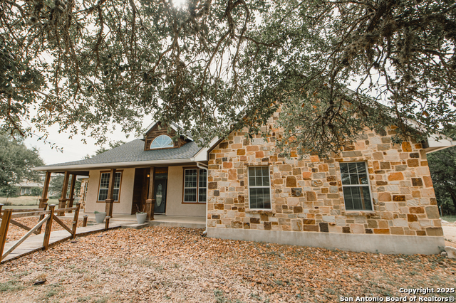 Details for 1098 Lone Oak, New Braunfels, TX 78132