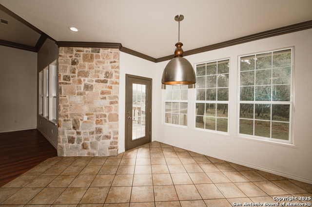 Image 13 of 50 For 1098 Lone Oak