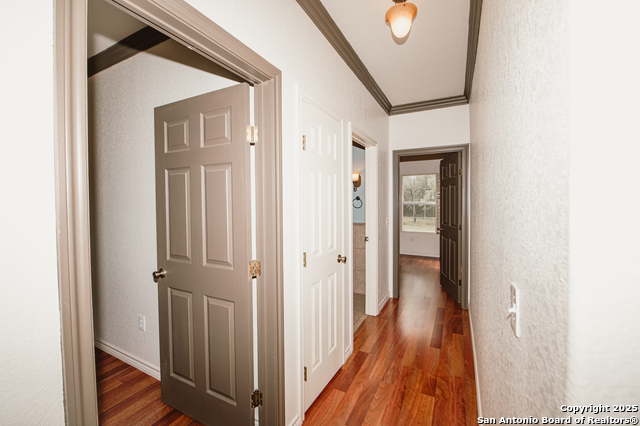 Image 21 of 50 For 1098 Lone Oak