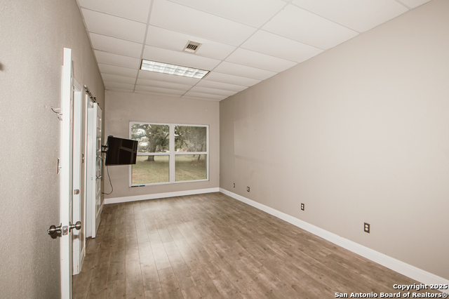 Image 34 of 50 For 1098 Lone Oak