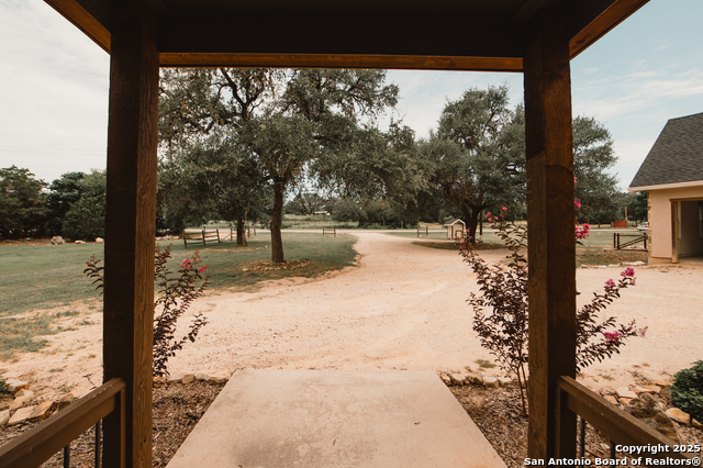 Image 39 of 50 For 1098 Lone Oak