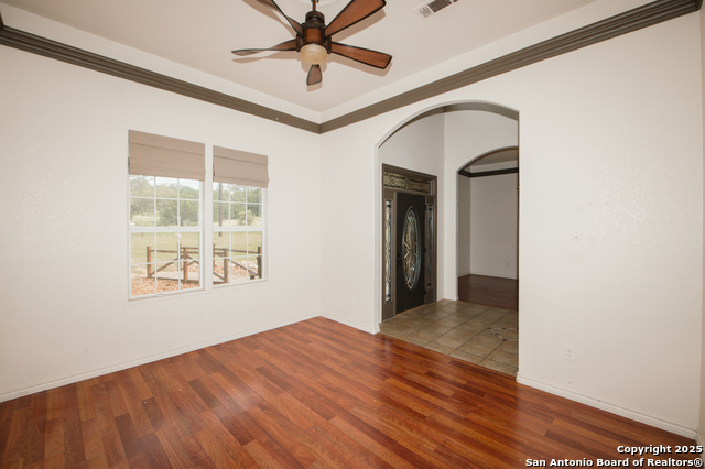 Image 4 of 50 For 1098 Lone Oak