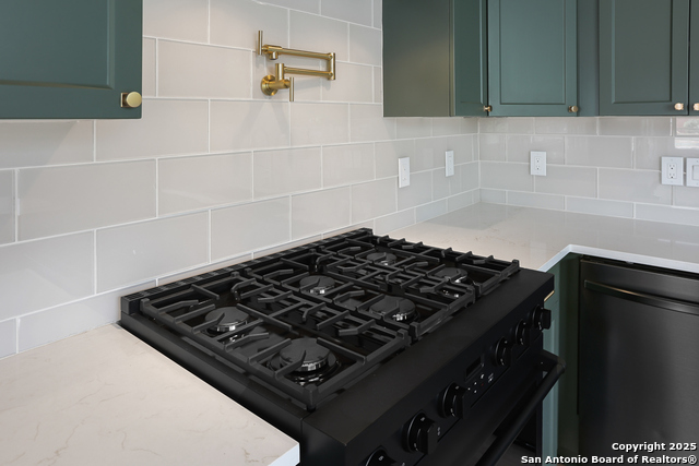 Image 16 of 35 For 926 Nolan St