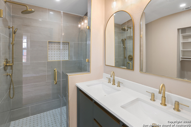 Image 20 of 35 For 926 Nolan St