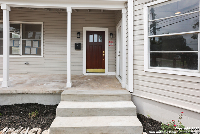 Image 7 of 35 For 926 Nolan St