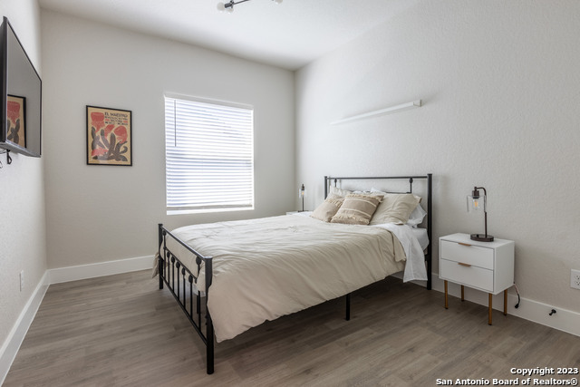 Listing photo id 13 for 343 Porter St 101
