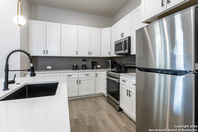 Listing photo id 17 for 343 Porter St 101