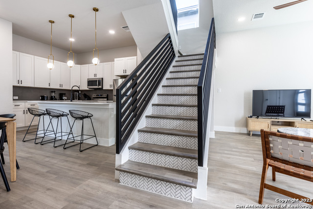 Listing photo id 23 for 343 Porter St 101