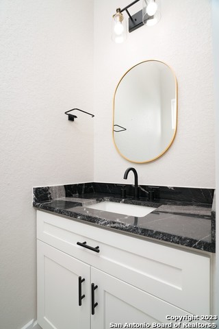 Listing photo id 3 for 343 Porter St 101