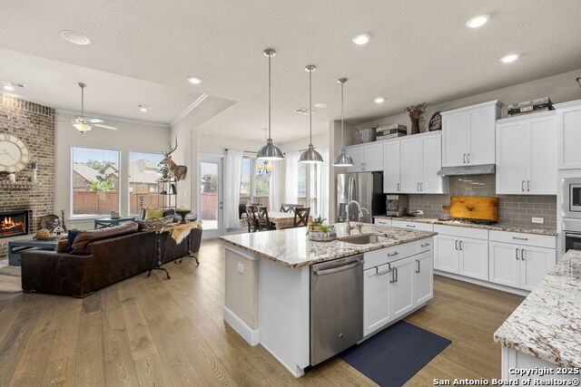 Image 17 of 46 For 10513 Far Reaches Lane