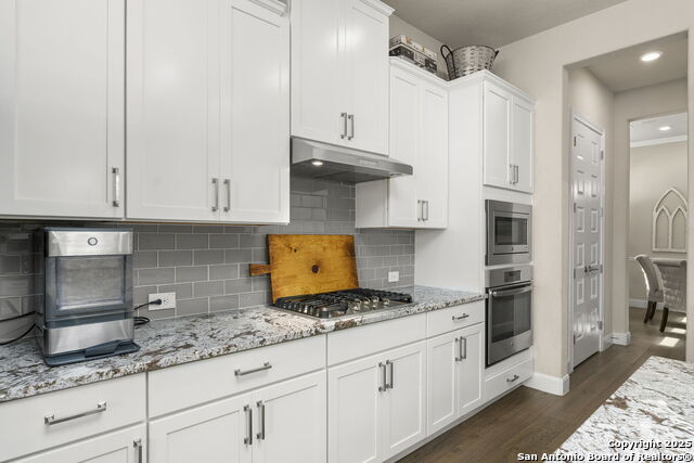 Image 19 of 46 For 10513 Far Reaches Lane