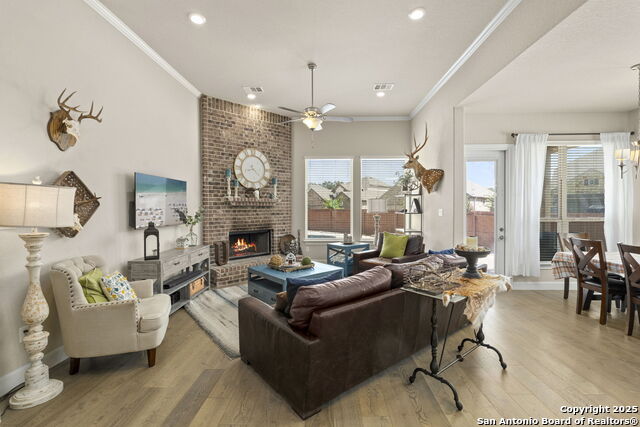 Image 21 of 46 For 10513 Far Reaches Lane