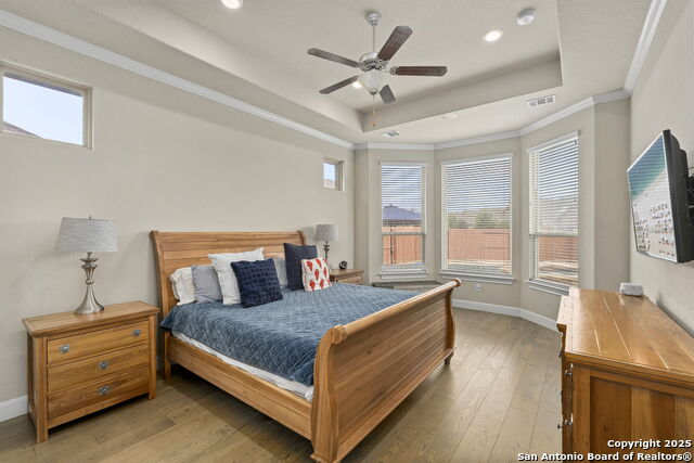 Image 29 of 46 For 10513 Far Reaches Lane