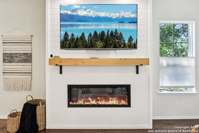 Listing photo id 12 for 8801 Canopy Bnd