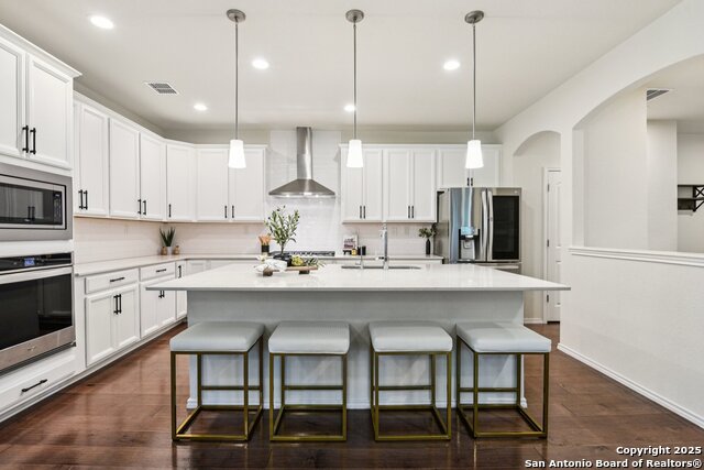 Listing photo id 0 for 8801 Canopy Bnd