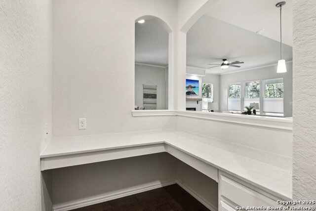 Listing photo id 18 for 8801 Canopy Bnd